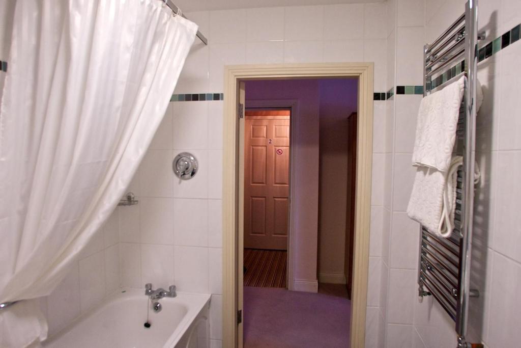 Wallis Arms Hotel Millstreet Room photo